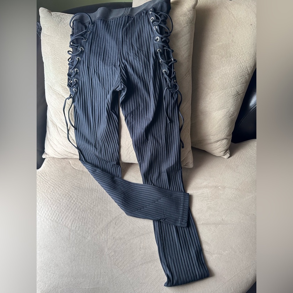 Women’s leggings with lace up sides